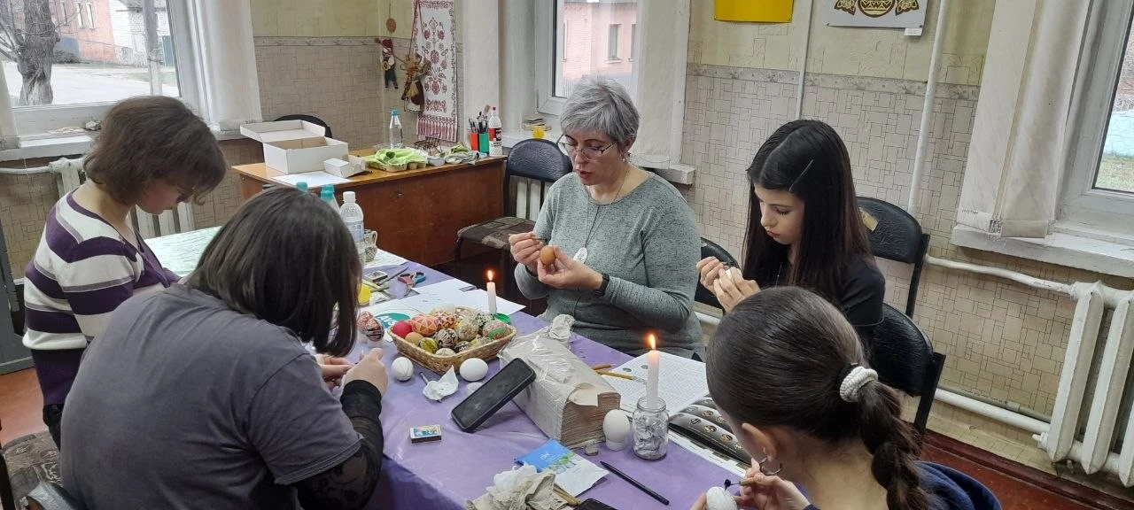 Магічні візерунки Слобожанщини: як харківські майстрині кодують успіх у великодніх яйцях