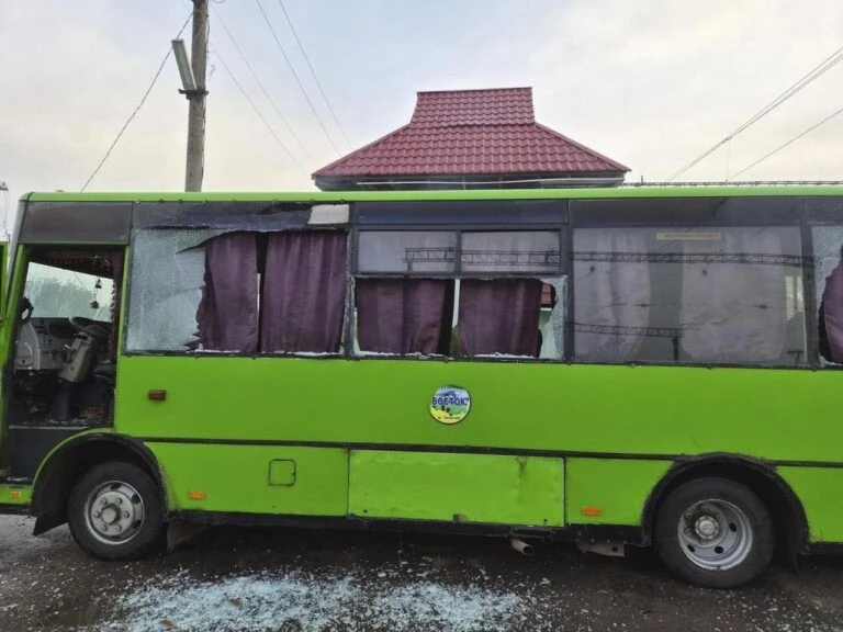 У Золочеві FPV-дрон РФ пошкодив рейсовий автобус