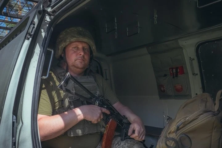 Робот під вогнем вивіз із сірої зони двох цивільних поблизу Вовчанська
