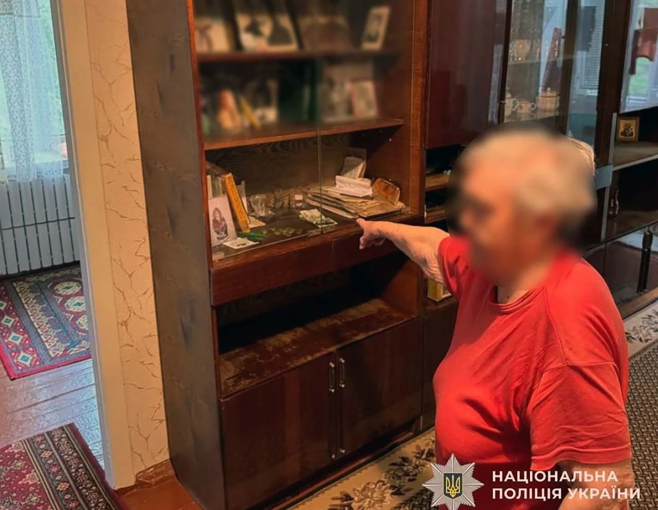 На Харківщині затримали рецидивісток, які пограбували 86-річну жінку під виглядом благодійниць