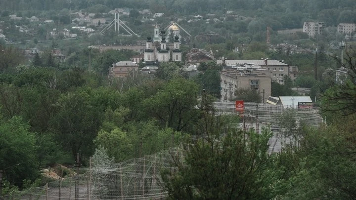 Ізюм адаптується до воєнних реалій: від кав’ярень під антидроновими сітками до нових бізнесів