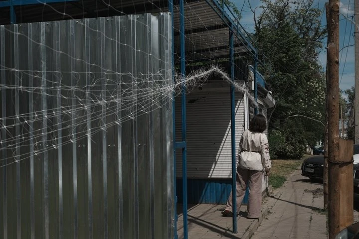 Ізюм адаптується до воєнних реалій: від кав’ярень під антидроновими сітками до нових бізнесів